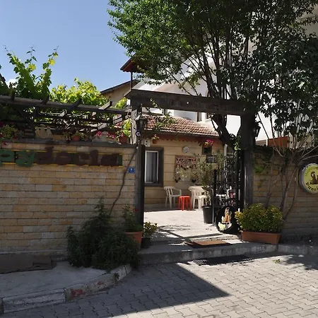 Bed & Breakfast Happydocia *